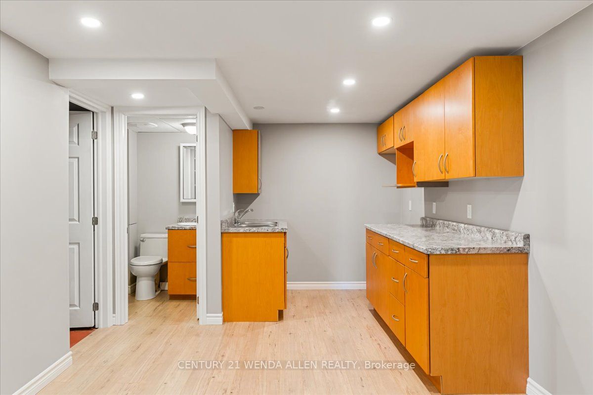 640 Huron Terr Property Photo 14