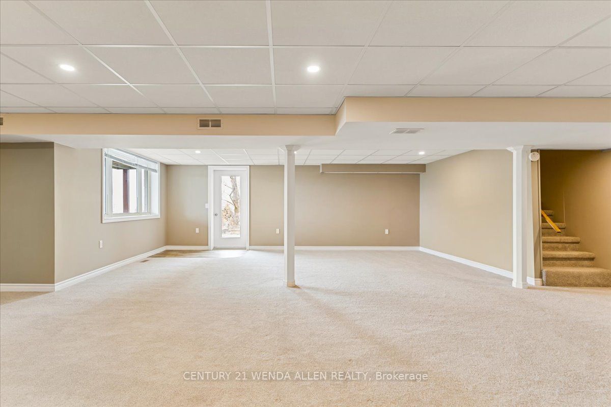 640 Huron Terr Property Photo 17