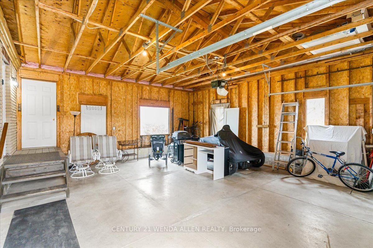 640 Huron Terr Property Photo 20