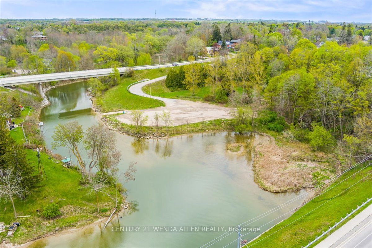 640 Huron Terr Property Photo 32