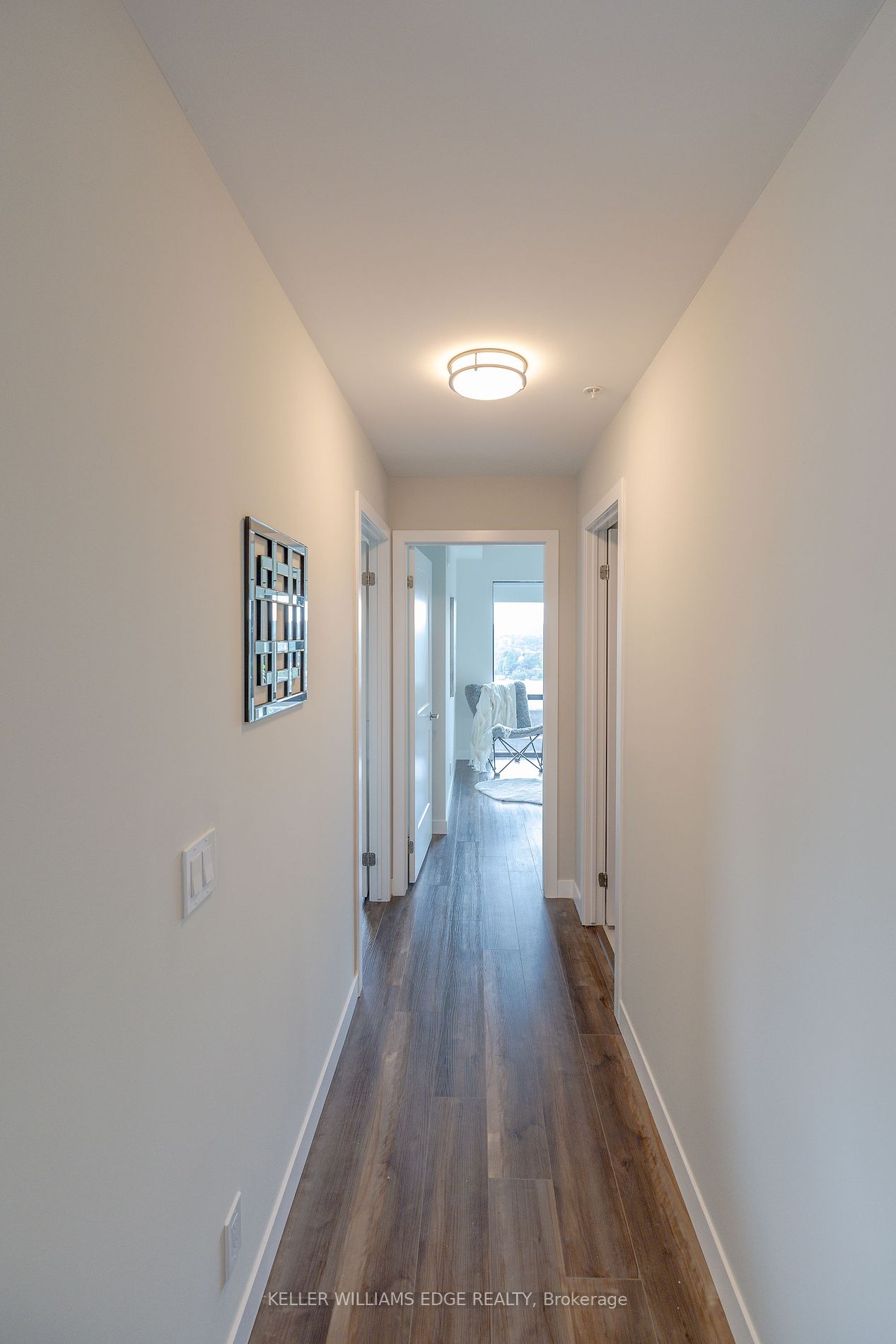 15 Queen St S 2 Property Photo 9