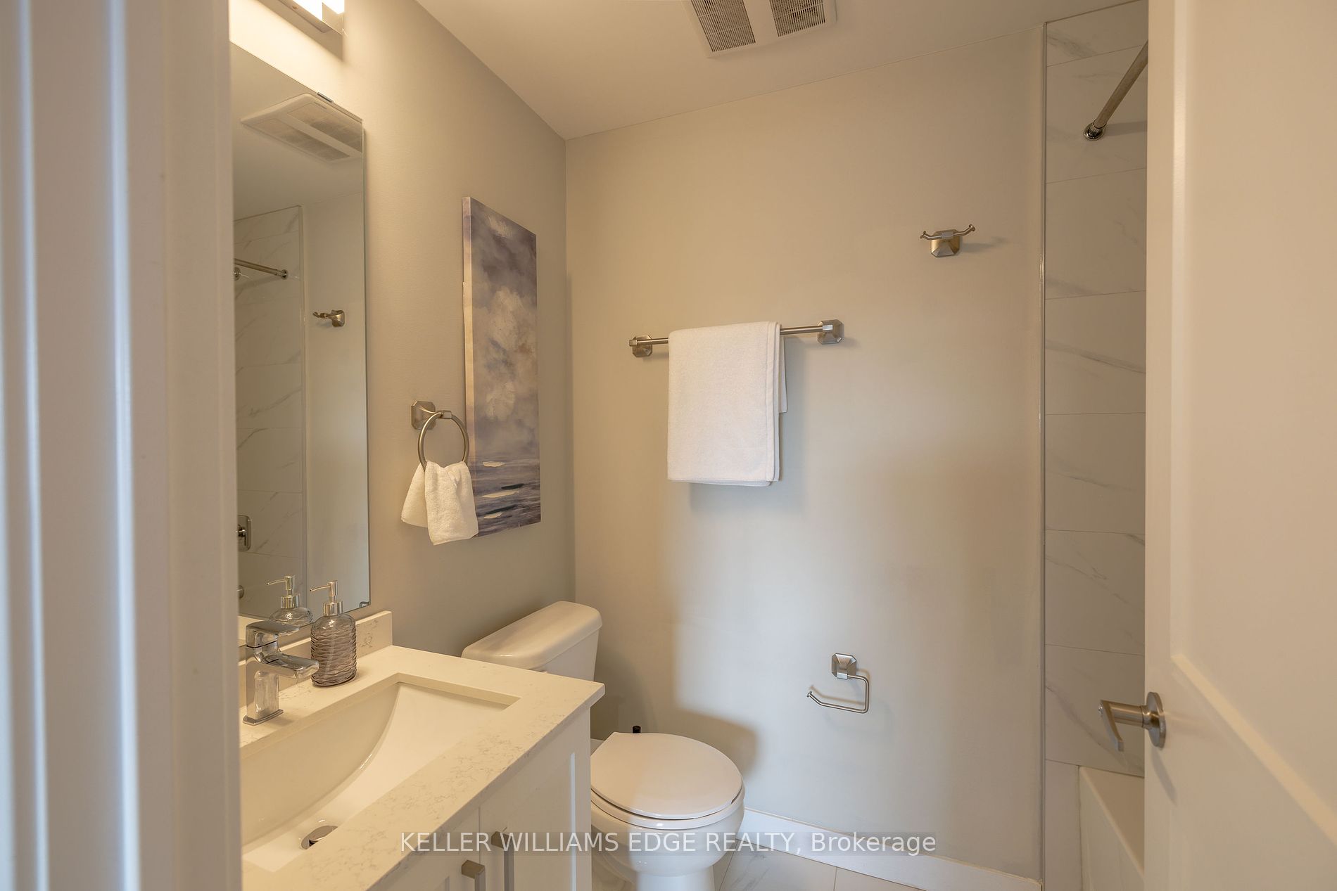 15 Queen St S 2 Property Photo 15