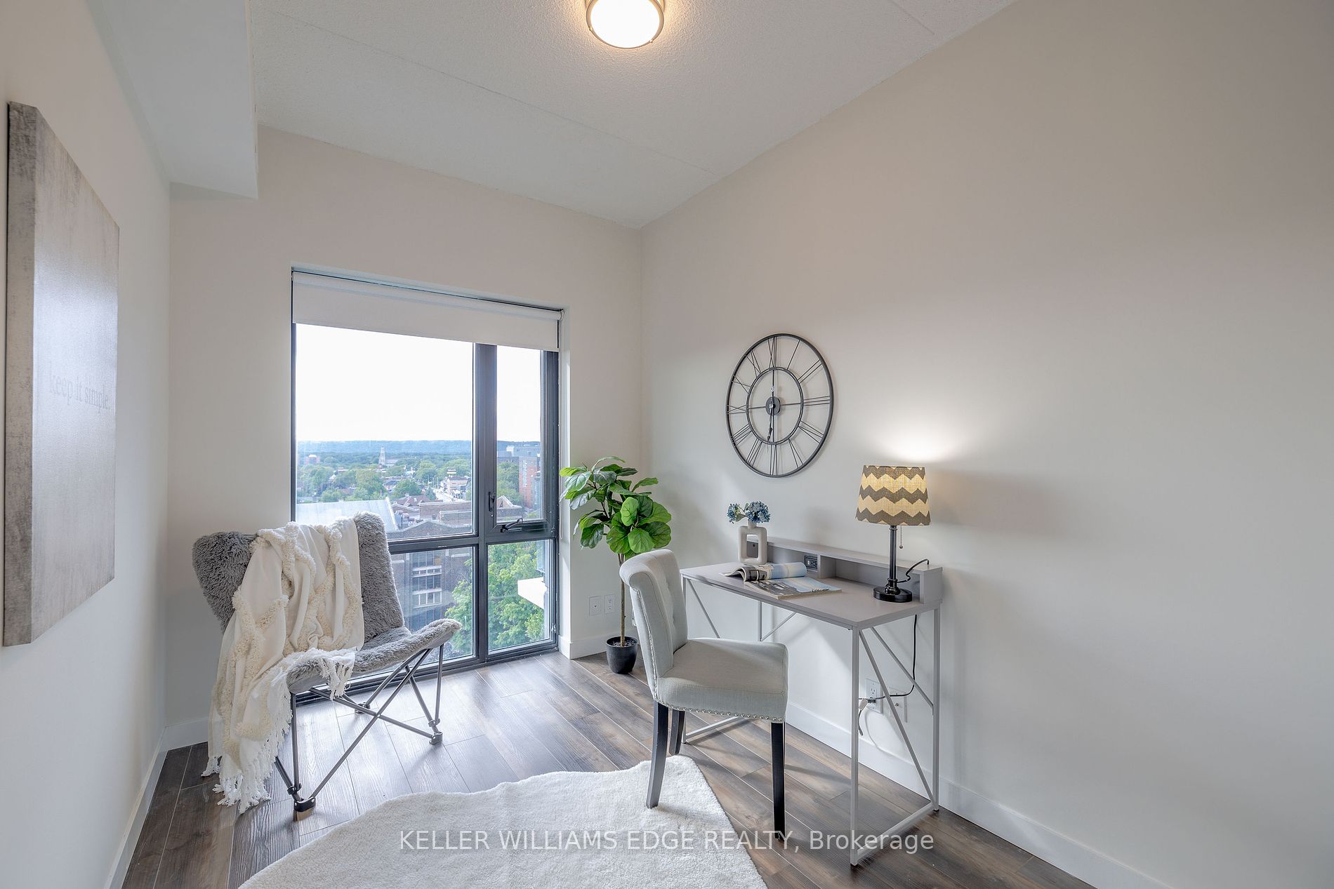 15 Queen St S 2 Property Photo 16