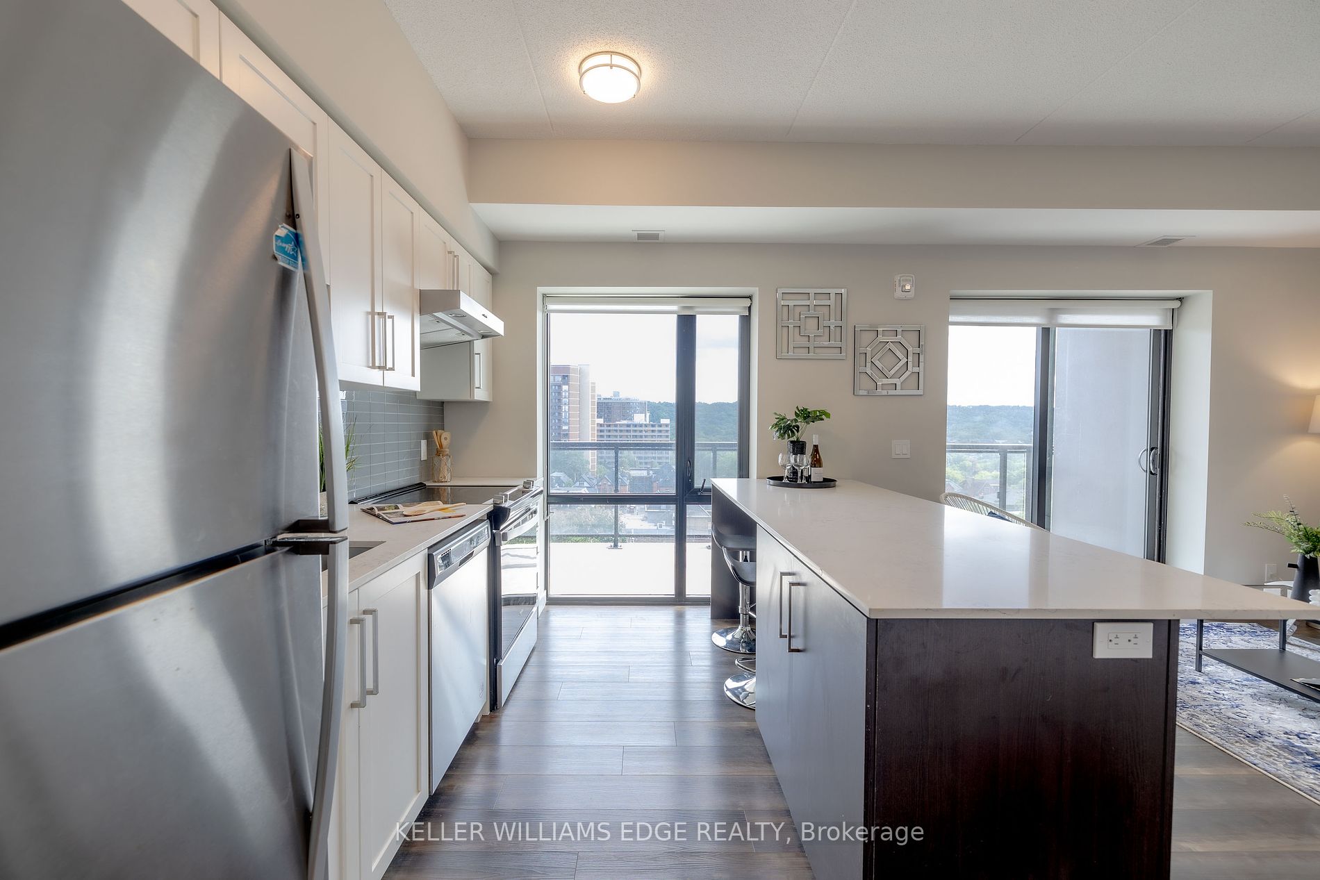 15 Queen St S 2 Property Photo 37