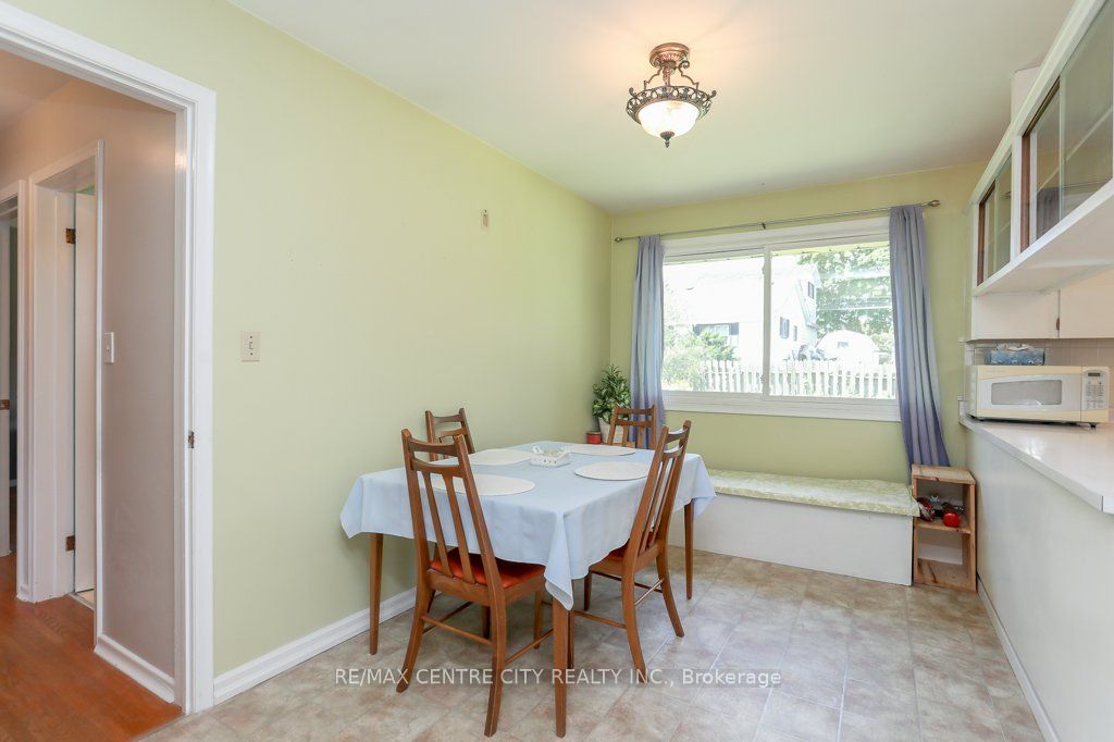 82 Fairview Ave Property Photo 3