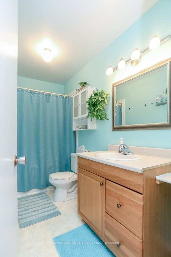82 Fairview Ave Property Photo 11