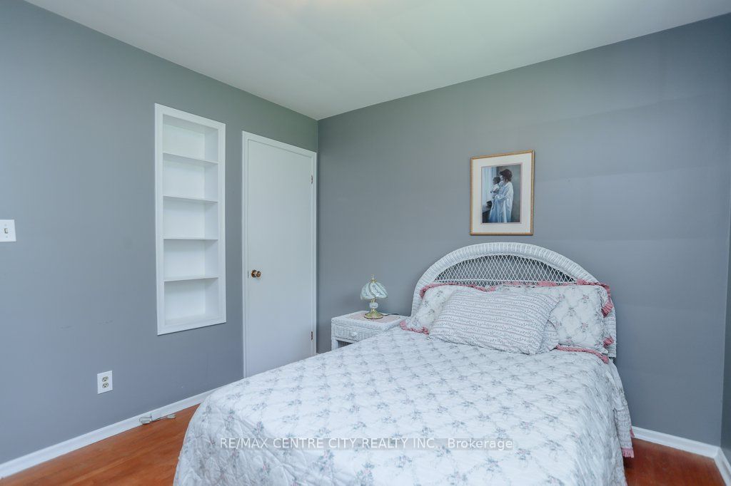 82 Fairview Ave Property Photo 15