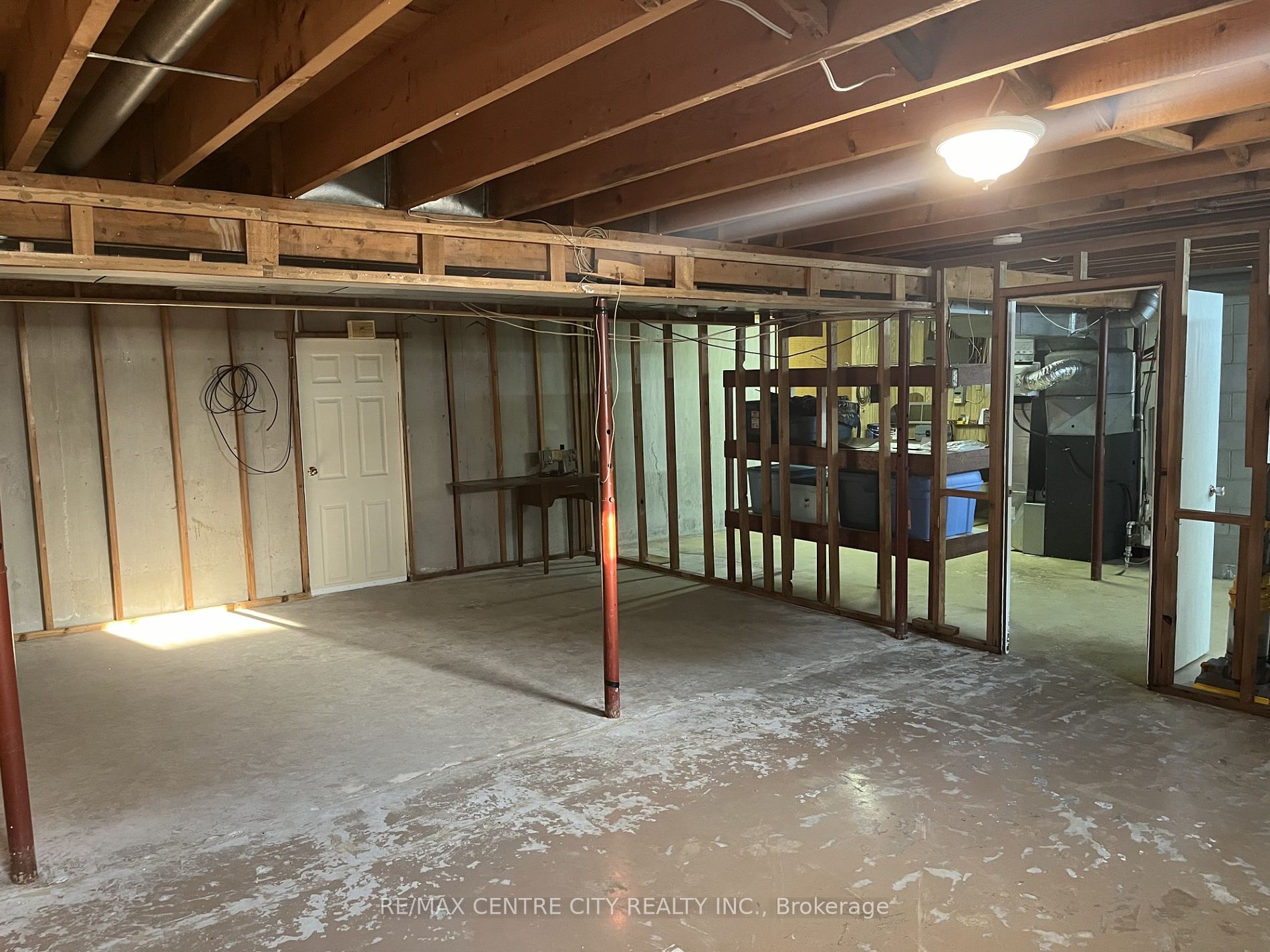 82 Fairview Ave Property Photo 17