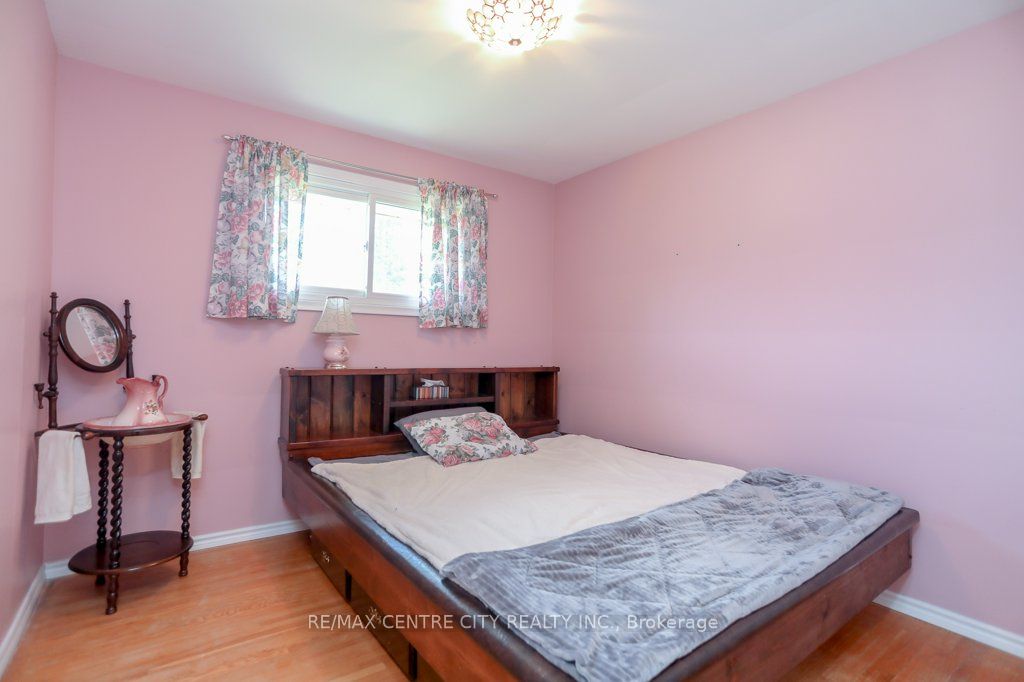 82 Fairview Ave Property Photo 21