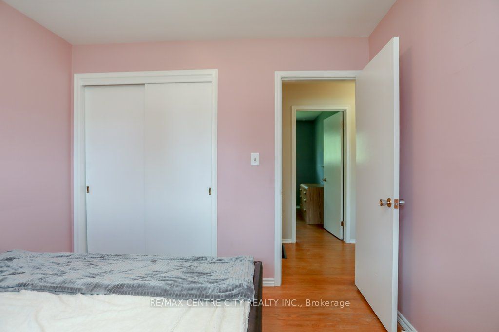 82 Fairview Ave Property Photo 22