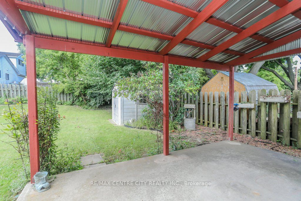82 Fairview Ave Property Photo 24