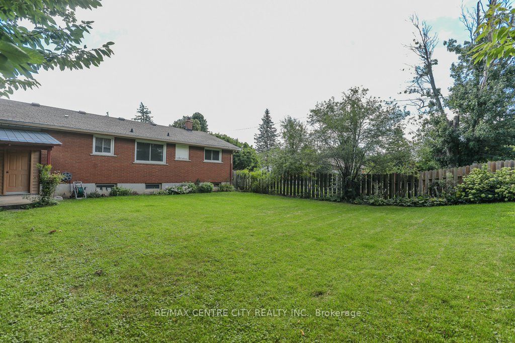 82 Fairview Ave Property Photo 26