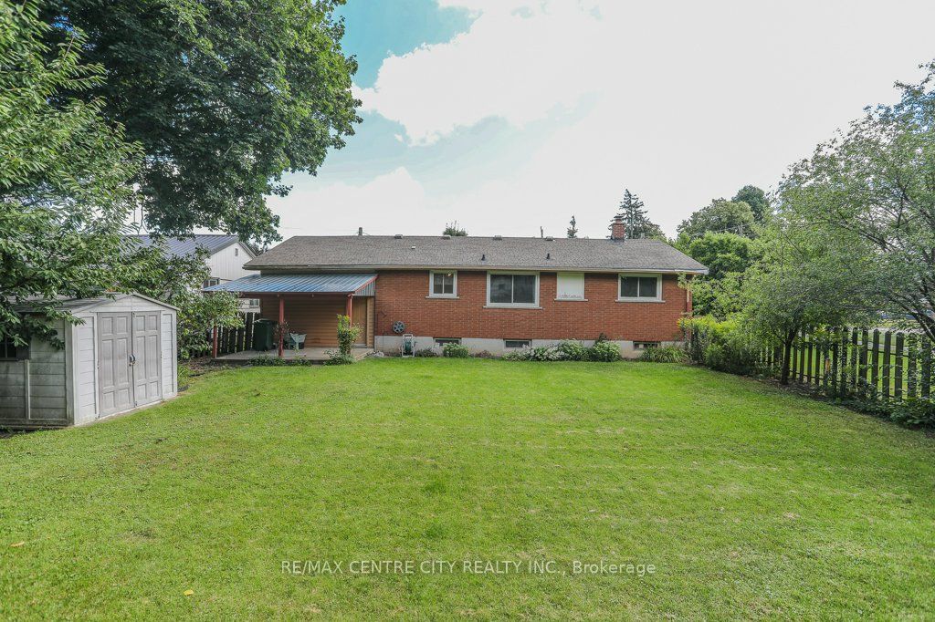 82 Fairview Ave Property Photo 27