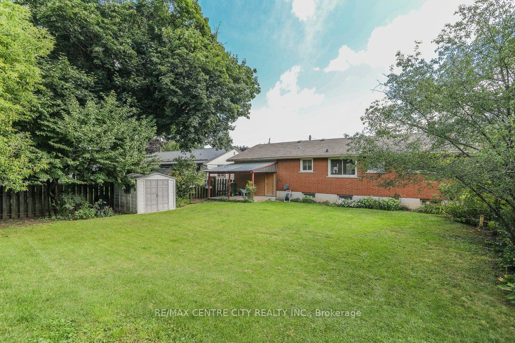 82 Fairview Ave Property Photo 28
