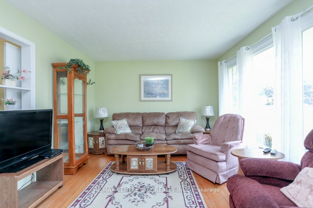 82 Fairview Ave Property Photo 39