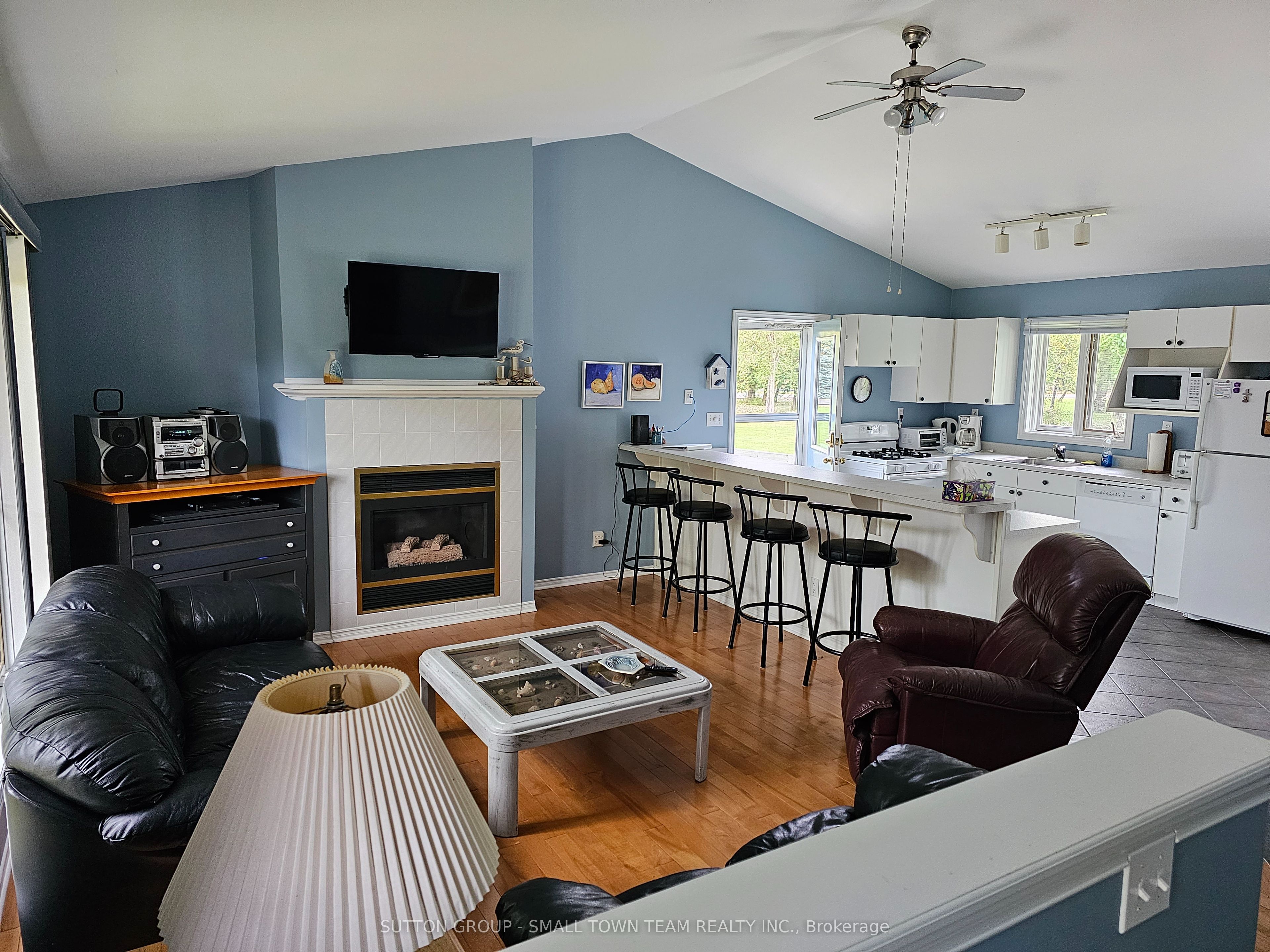 33915 Ridgeway Road Property Photo 3