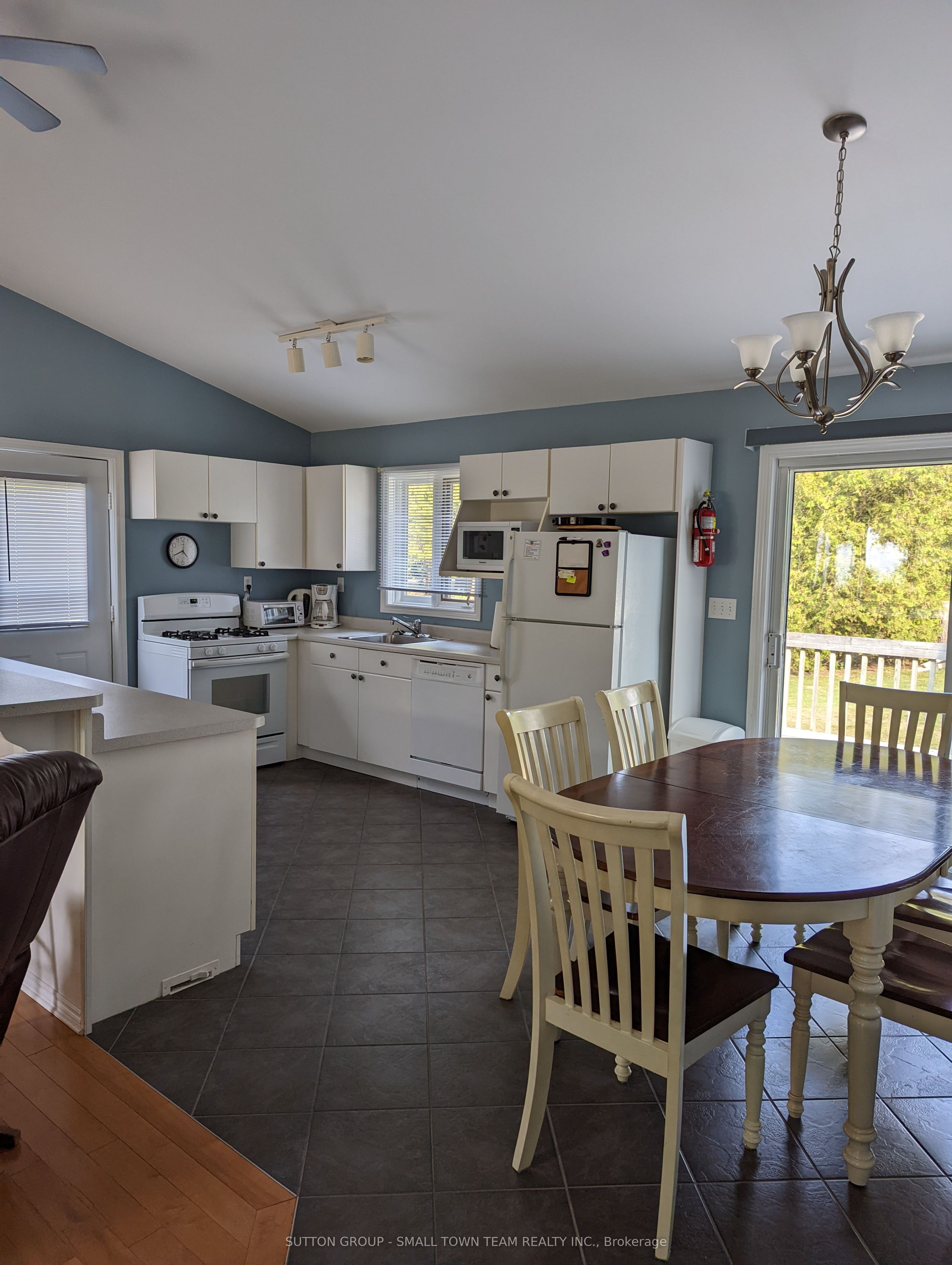 33915 Ridgeway Road Property Photo 6