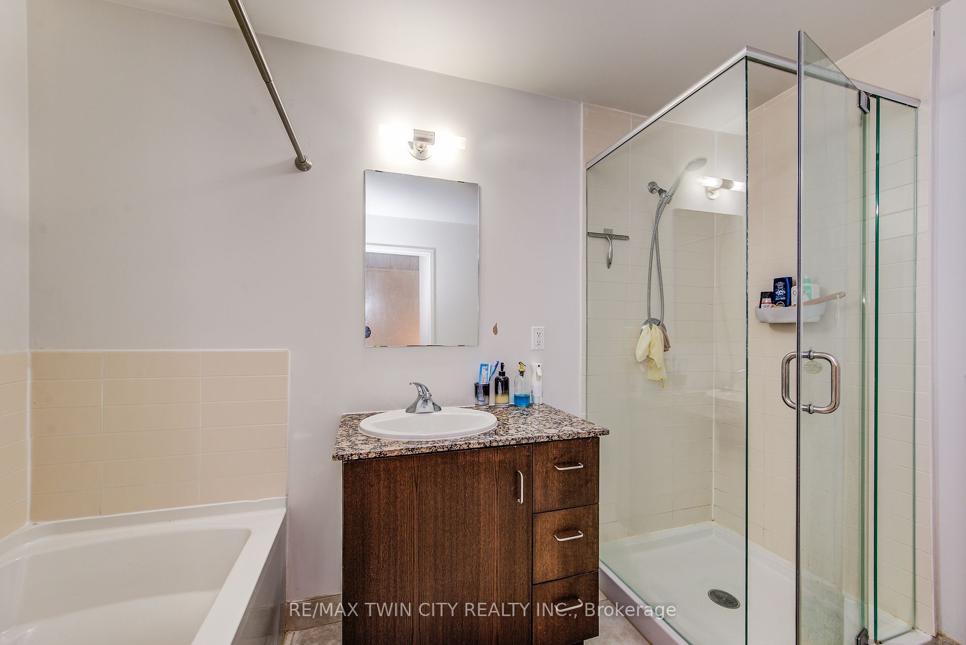 191 King St S 1202 Property Photo 18