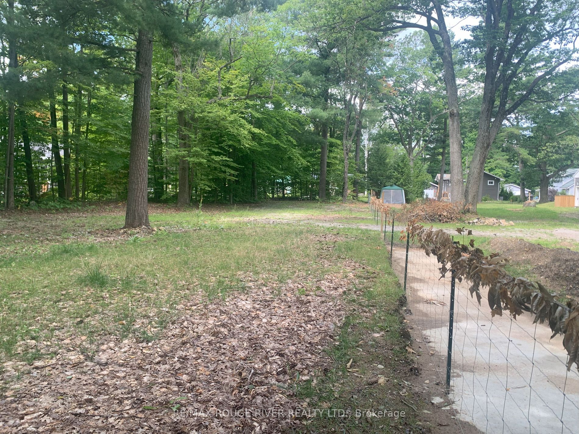 141 Oakwood Dr Property Photo 8
