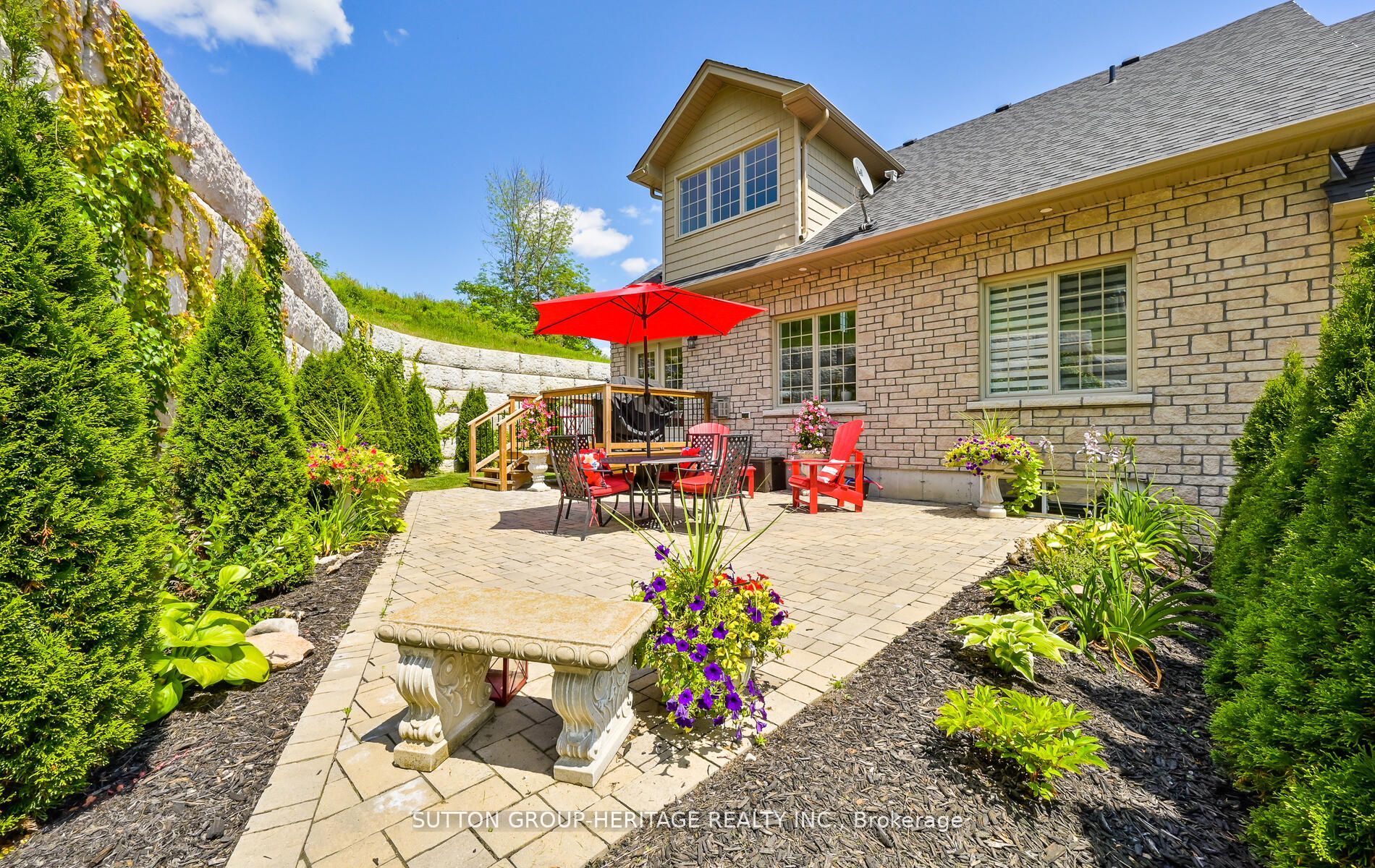 124 Orchard Way Property Photo 5