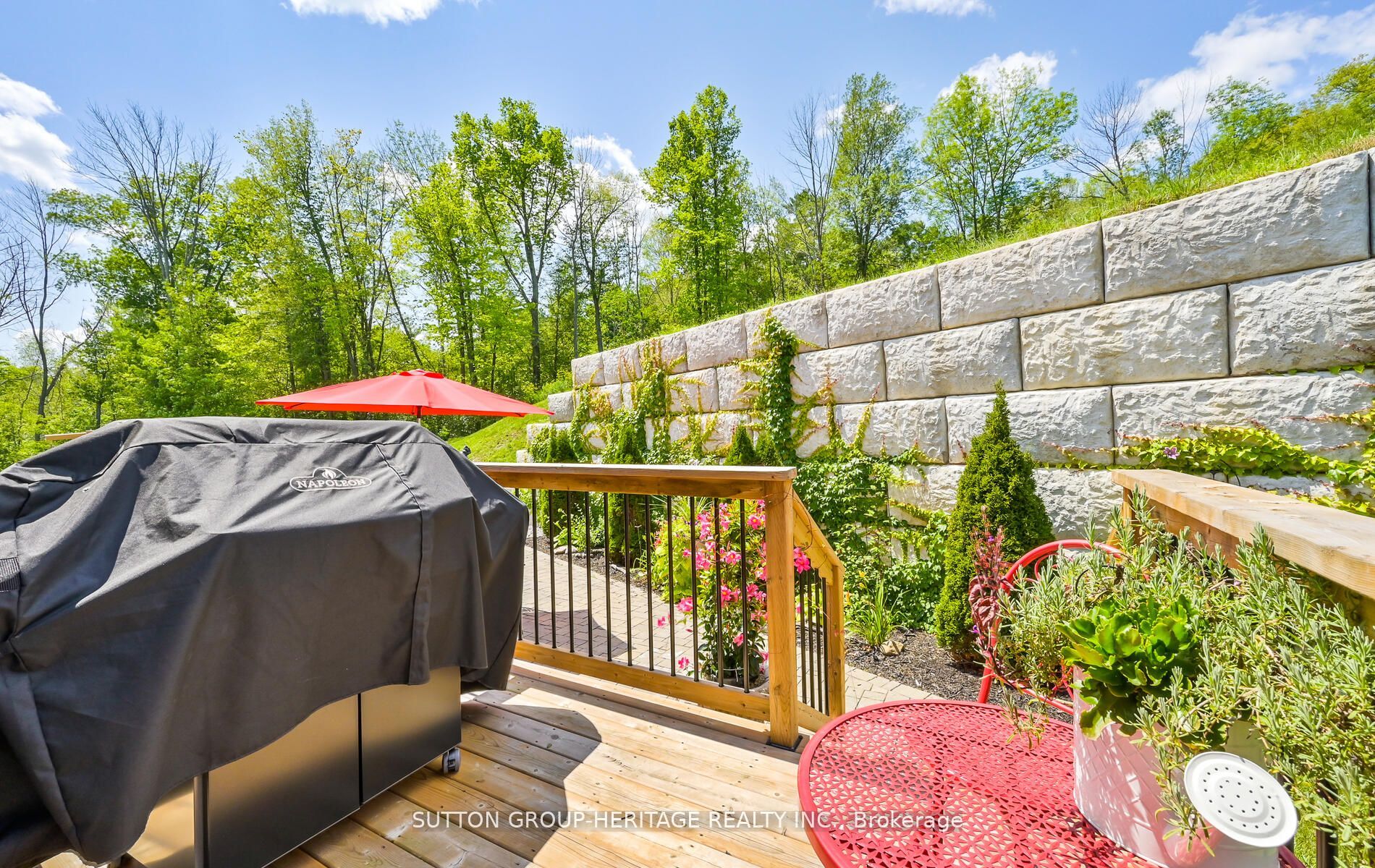 126 Orchard Way Property Photo 6
