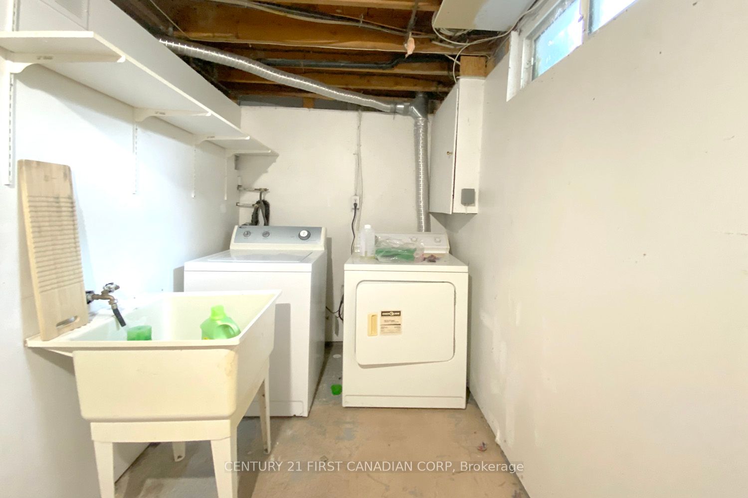 587 Gainsborough Rd 65 Property Photo 10