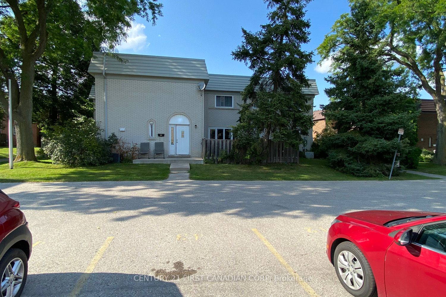 587 Gainsborough Rd 65 Property Photo 12