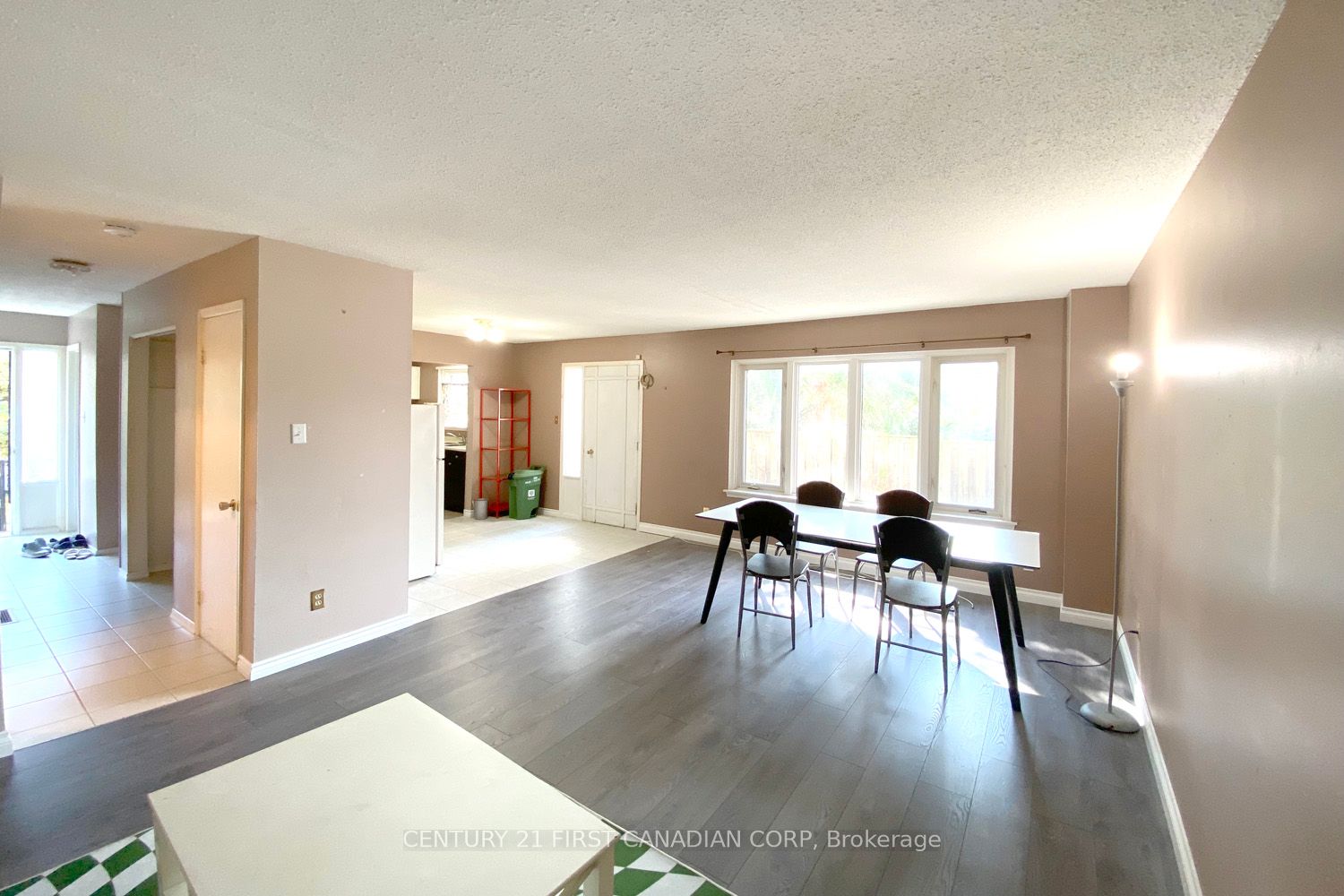 587 Gainsborough Rd 65 Property Photo 14