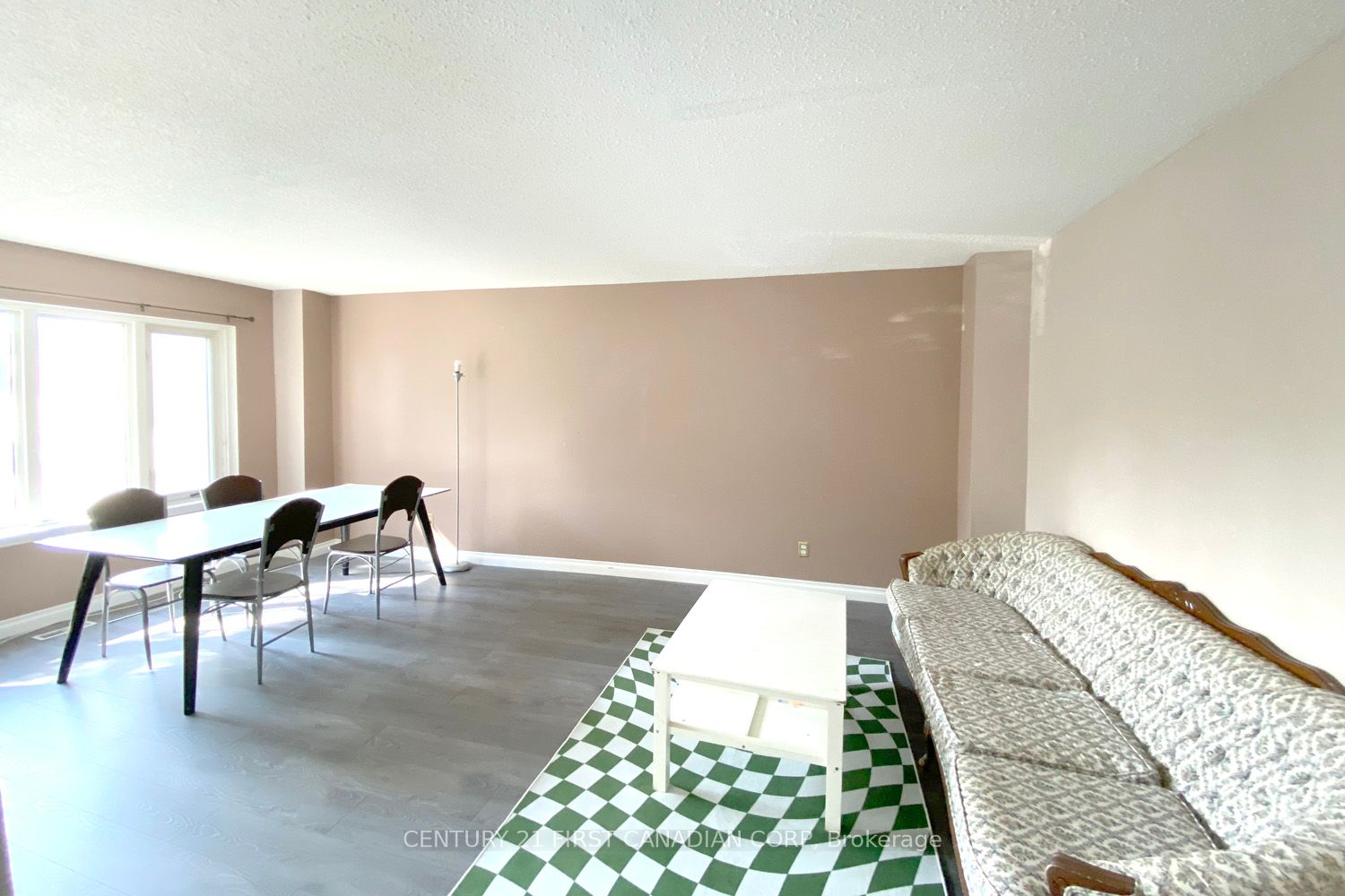 587 Gainsborough Rd 65 Property Photo 15
