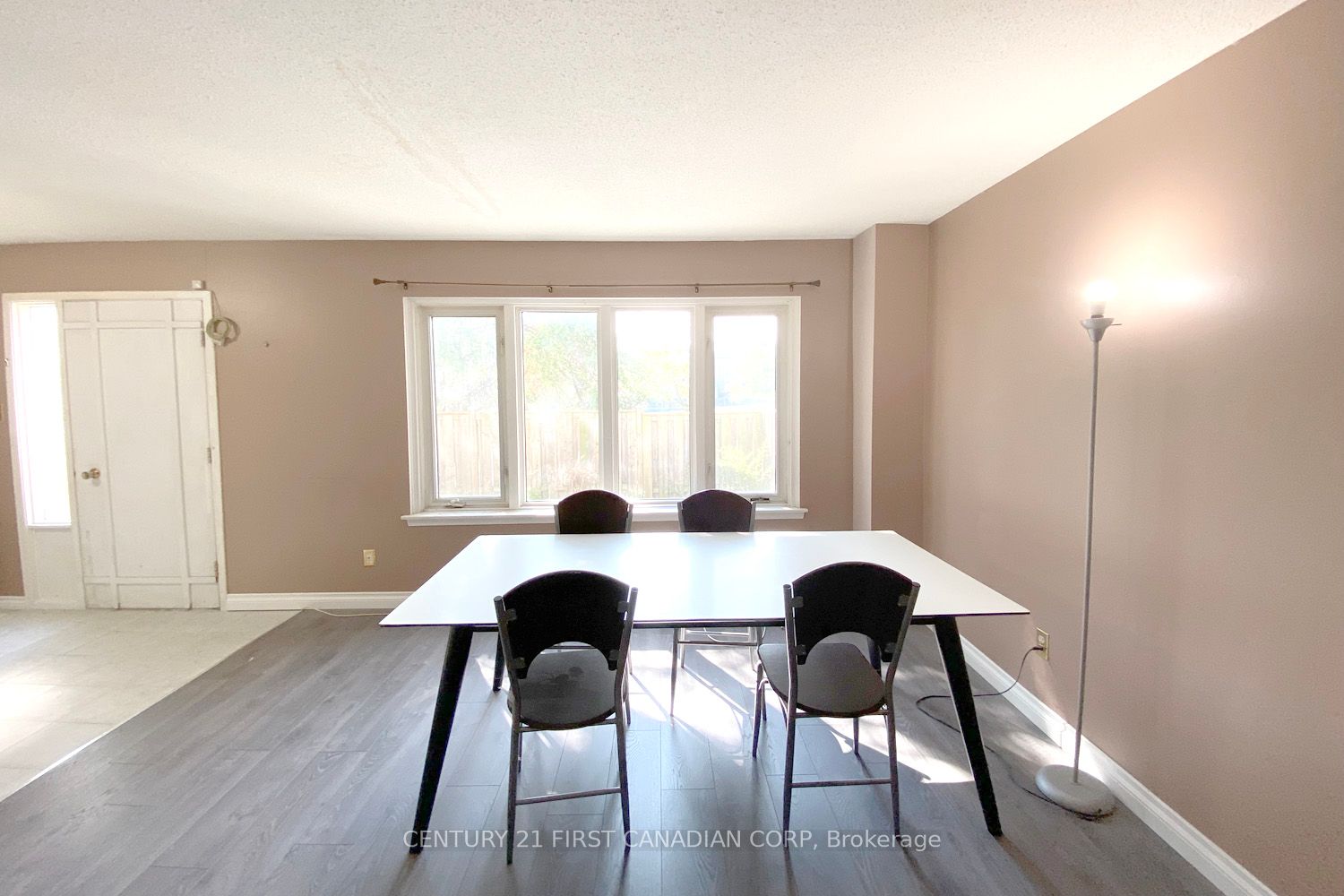 587 Gainsborough Rd 65 Property Photo 17
