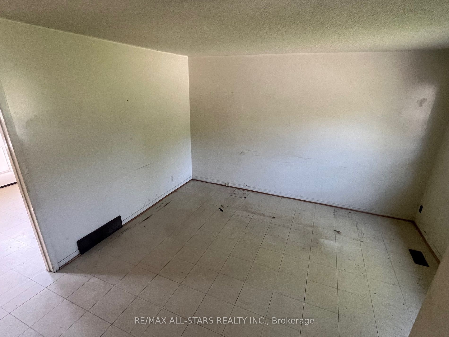 41 Maryknoll Ave Property Photo 2