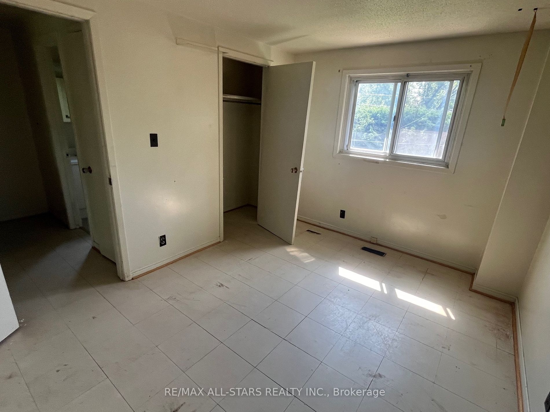 41 Maryknoll Ave Property Photo 4