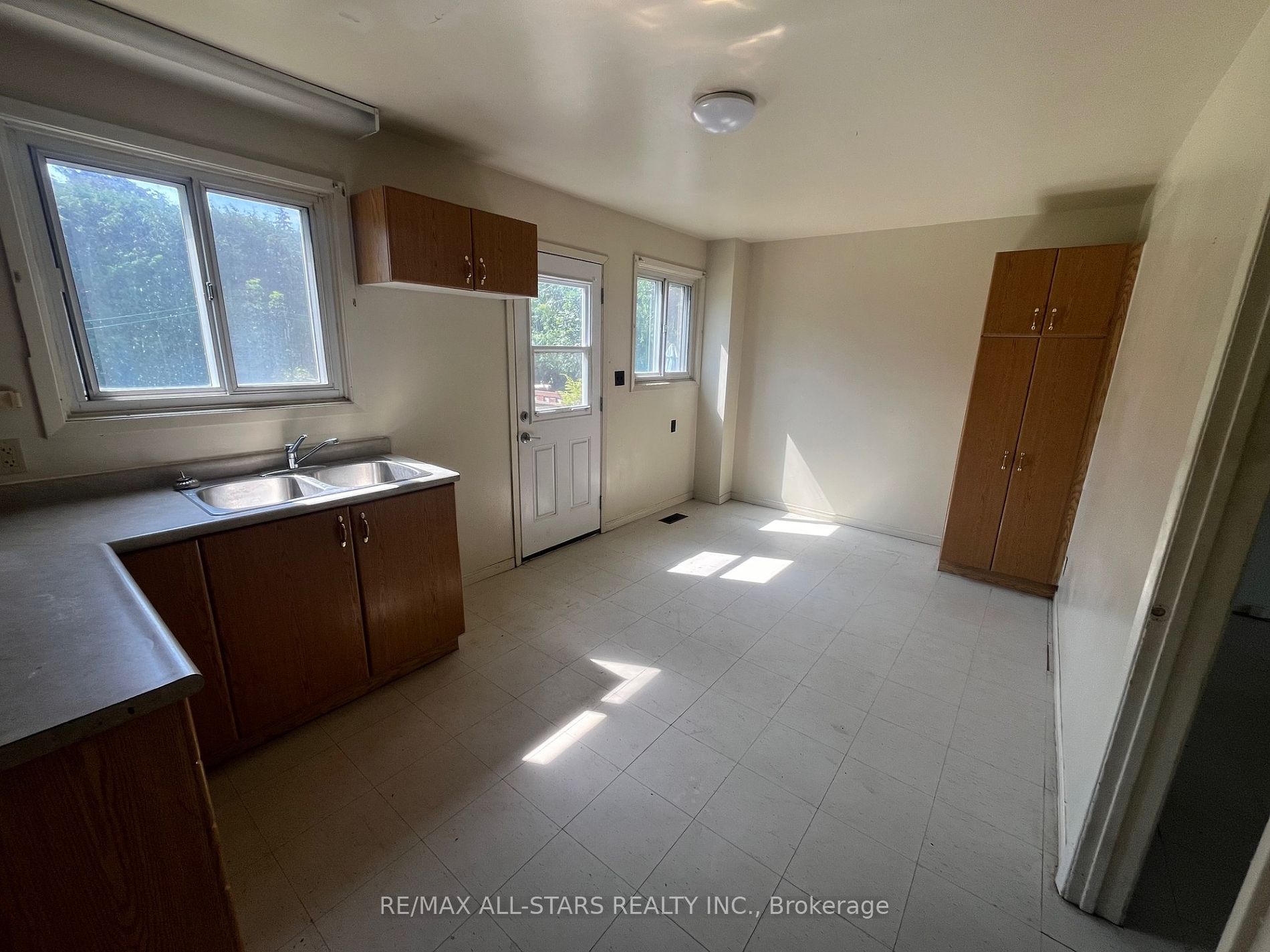 41 Maryknoll Ave Property Photo 12