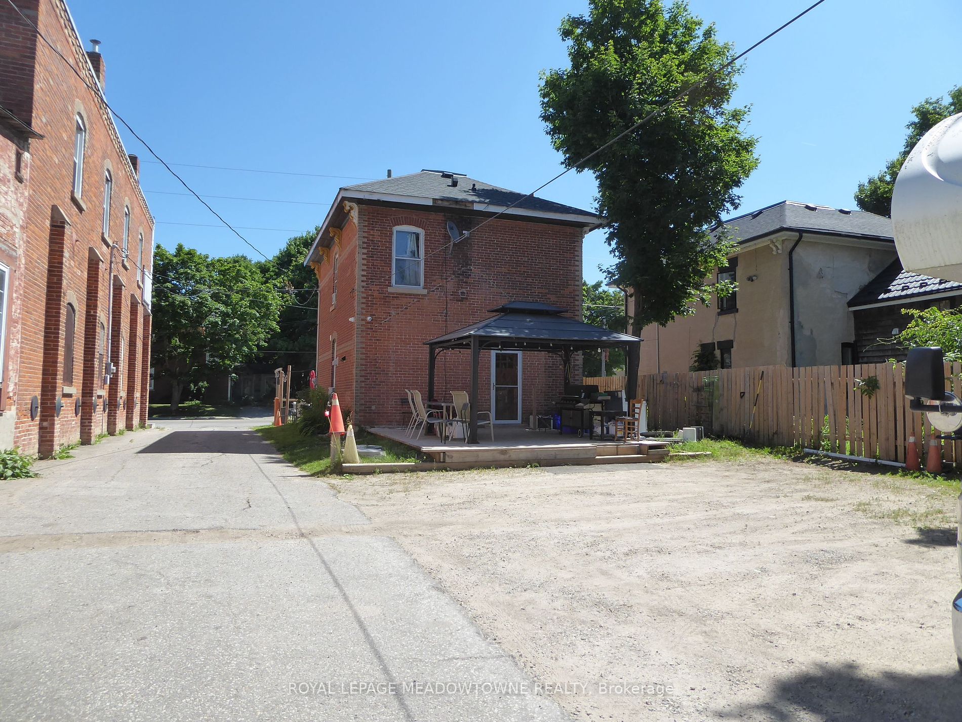 90 Trafalgar Rd Property Photo 12