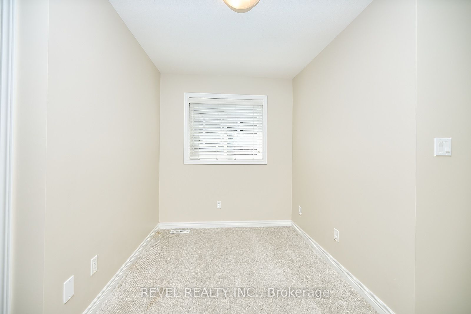 4468 Shuttleworth Dr Property Photo 5