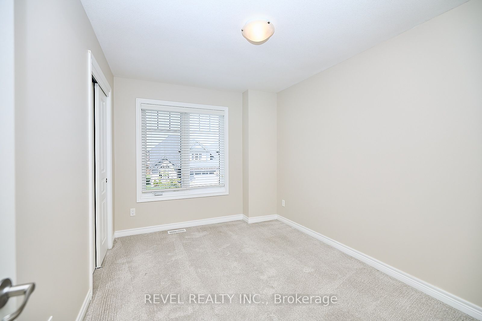 4468 Shuttleworth Dr Property Photo 7