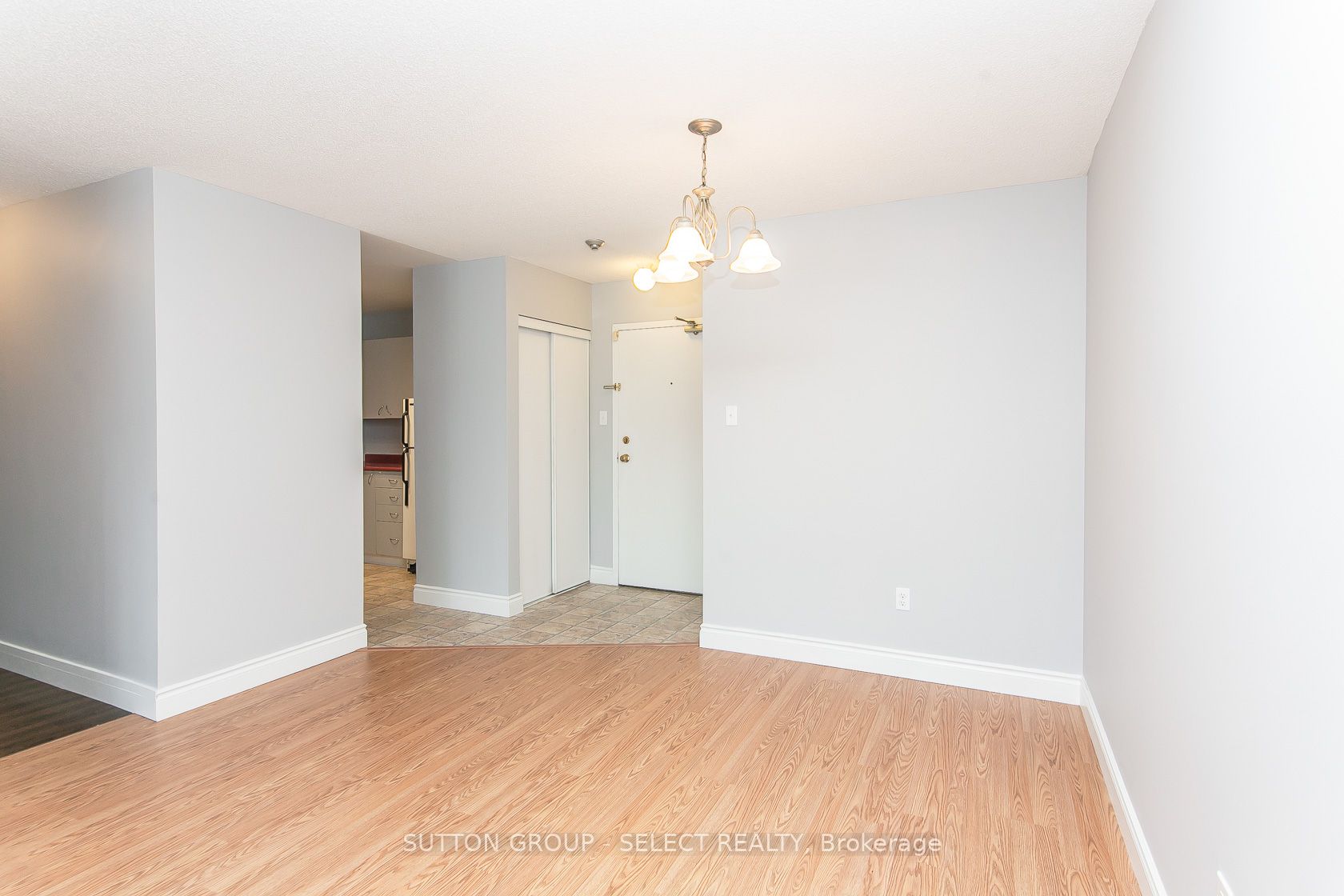 15 Hofstetter Ave 20 Property Photo 4