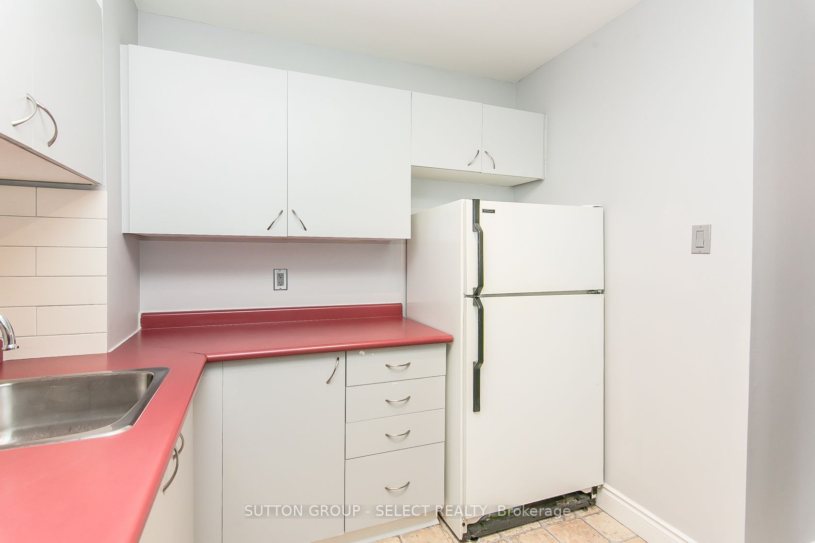 15 Hofstetter Ave 20 Property Photo 6
