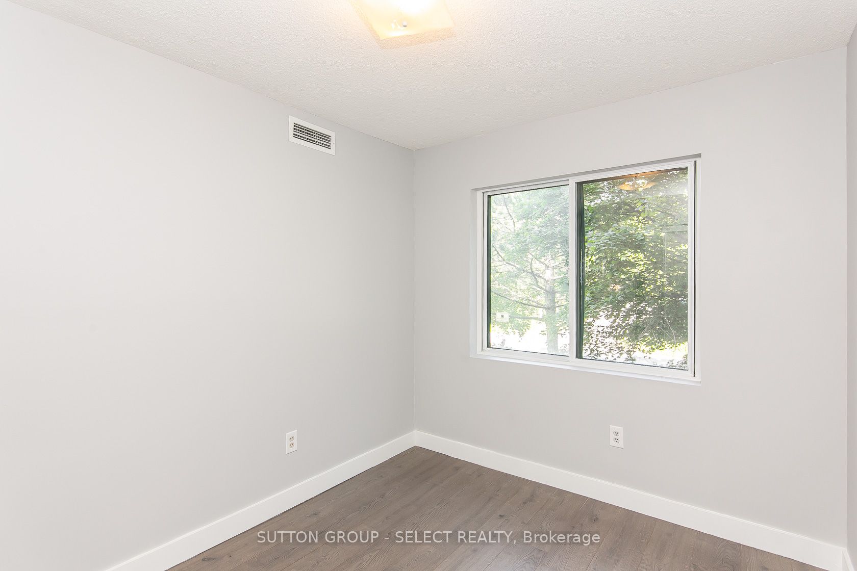15 Hofstetter Ave 20 Property Photo 15