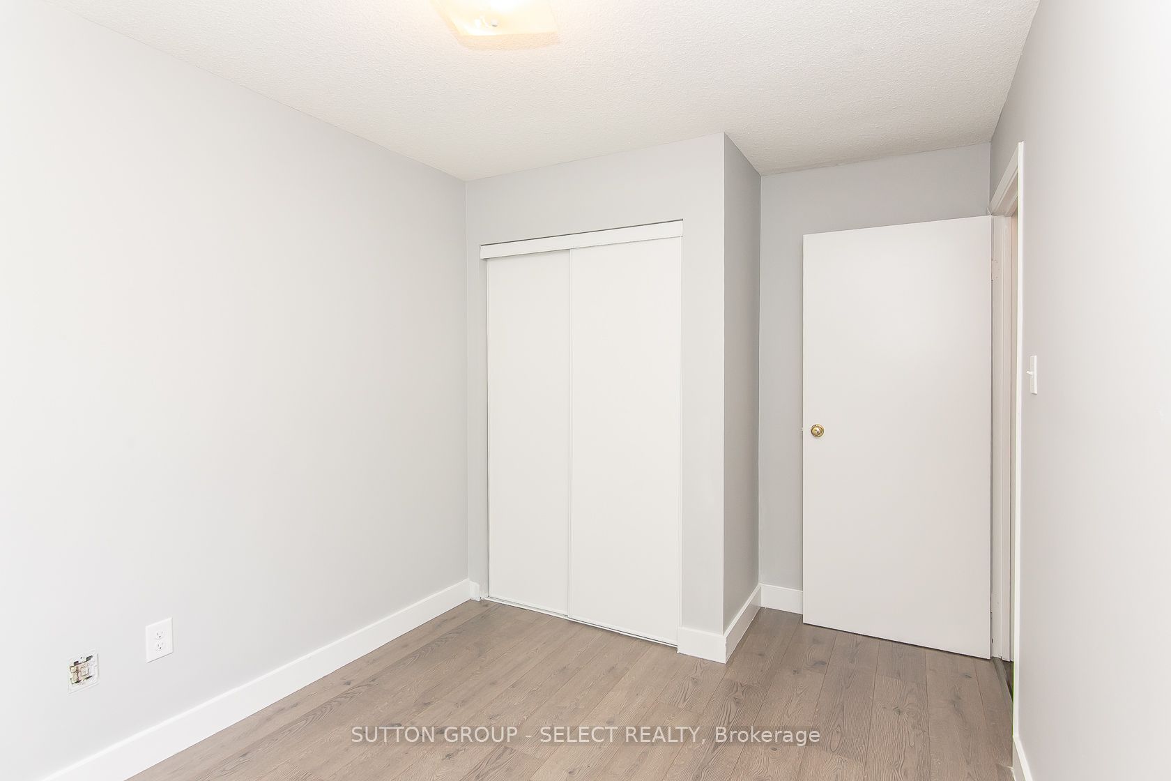 15 Hofstetter Ave 20 Property Photo 17