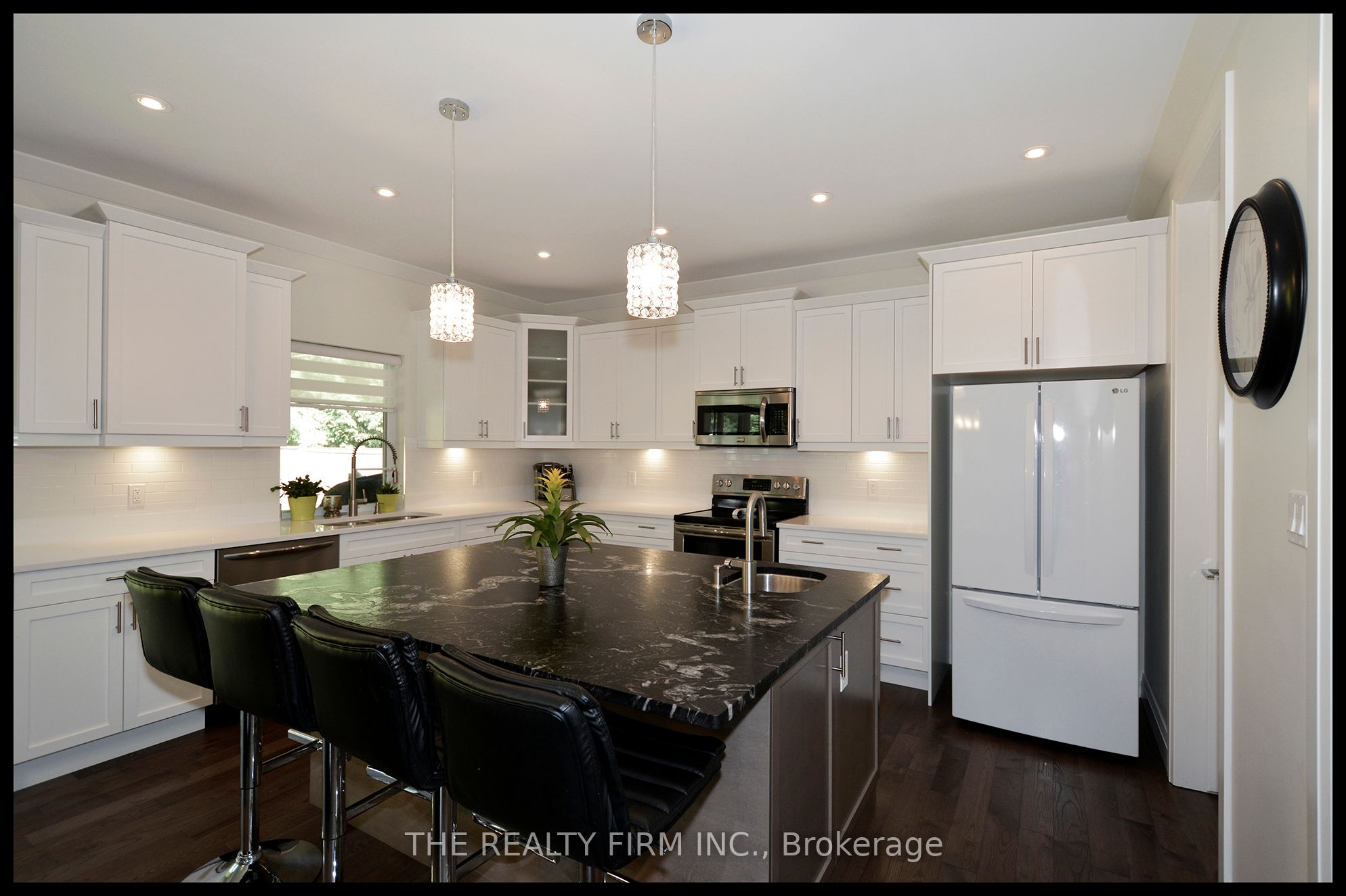 289 King Street Property Photo 9