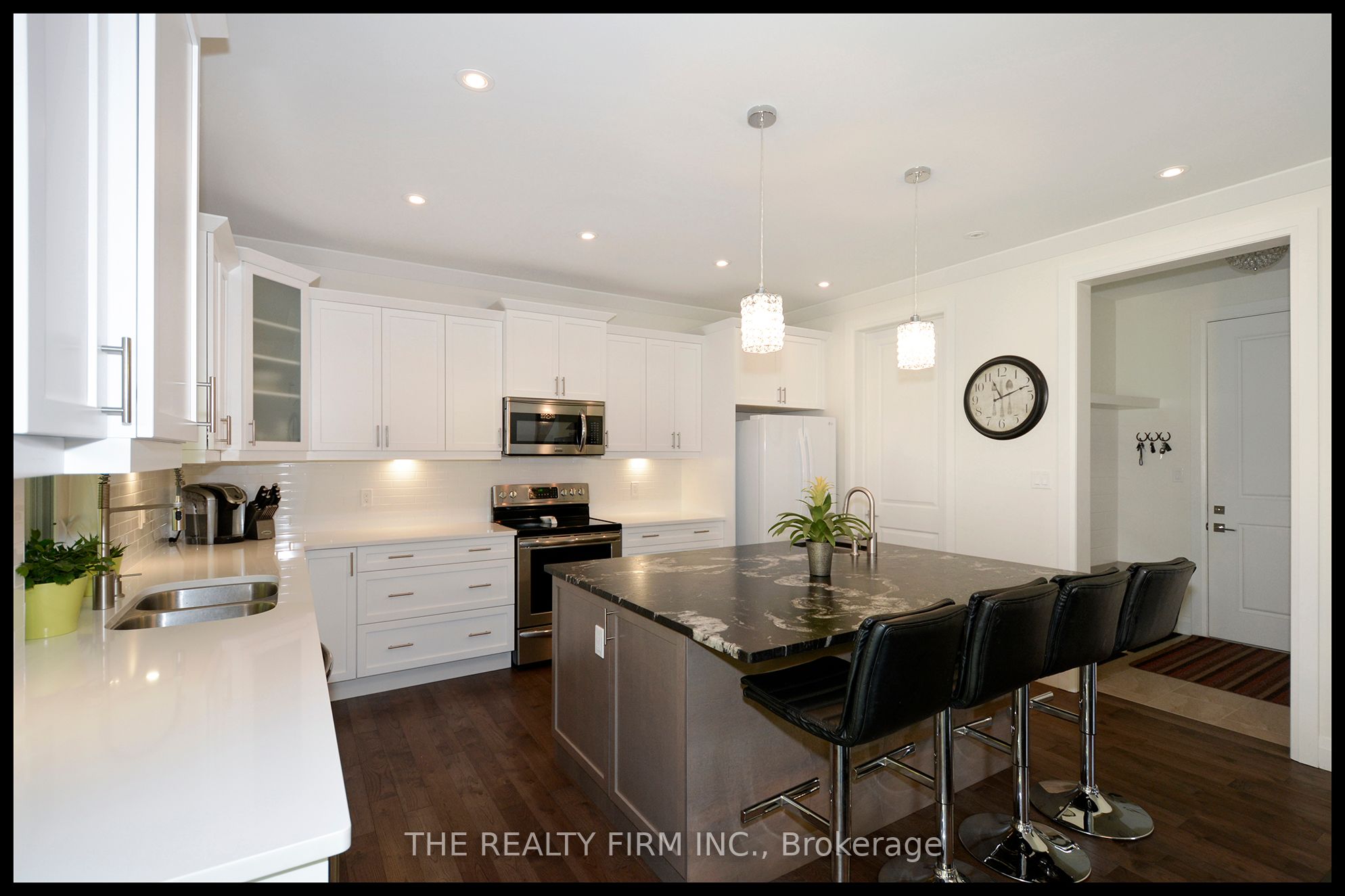 289 King Street Property Photo 11