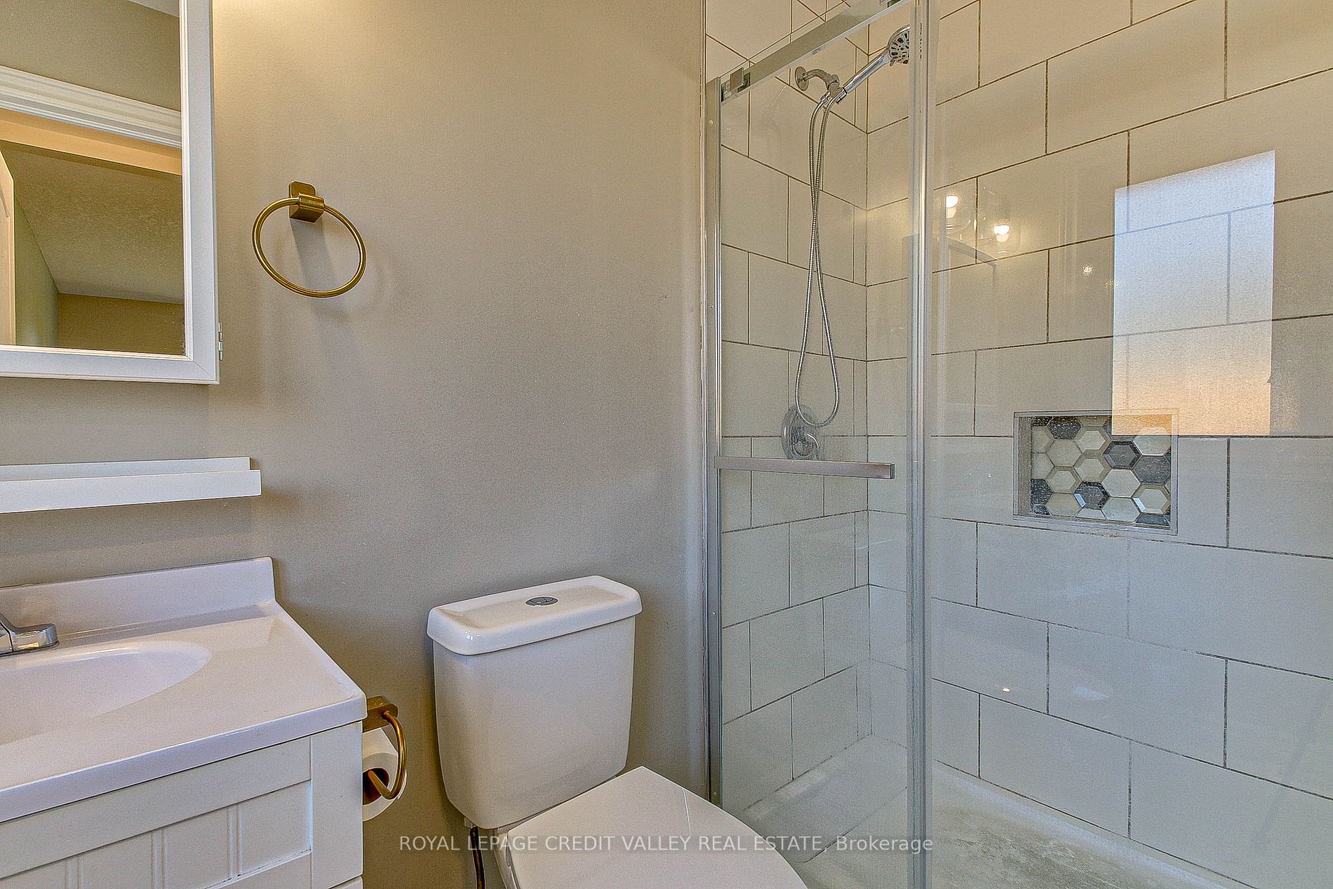 123 Coulas Cres Property Photo 8