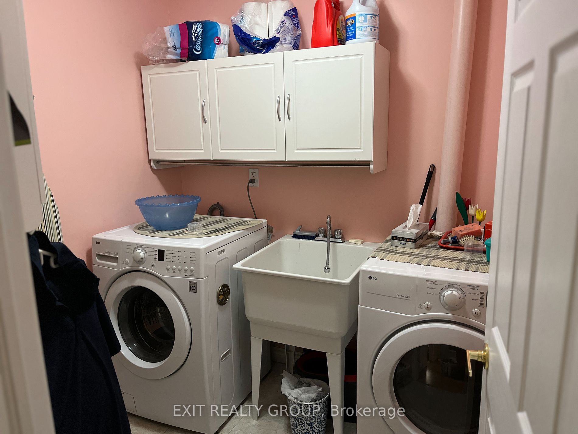 27 Belvedere Rd Property Photo 6