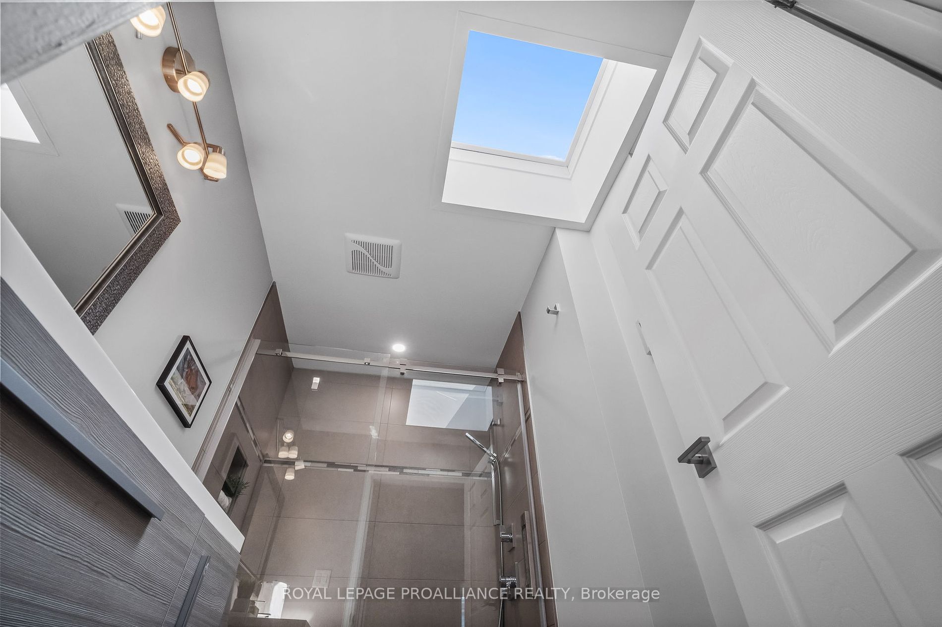 56 Tremaine Terr Property Photo 18