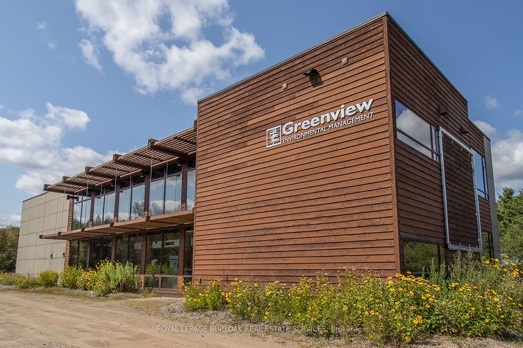 13 Commerce Court Property Photo 1