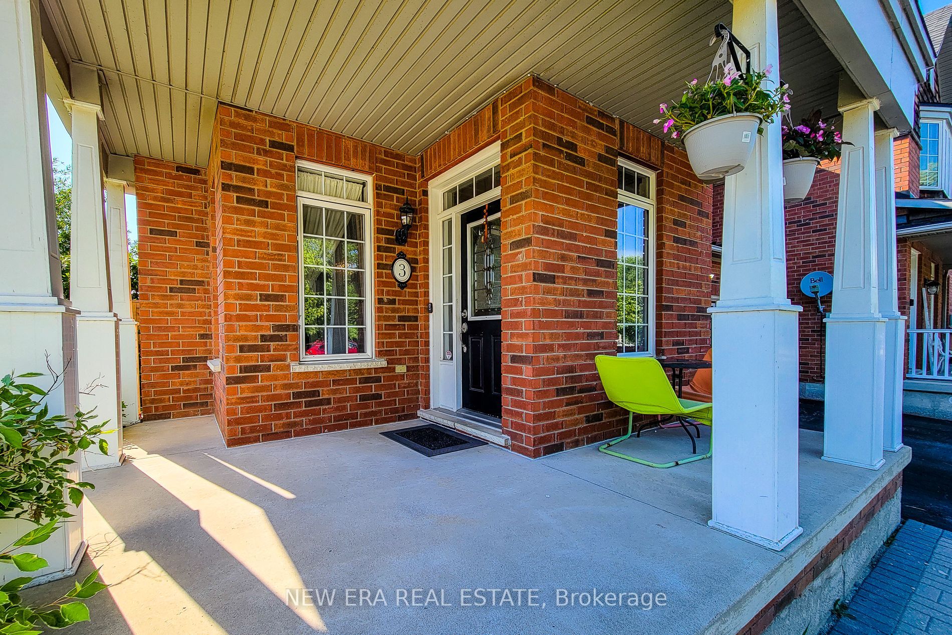 3 Hartland Rd Property Photo 2