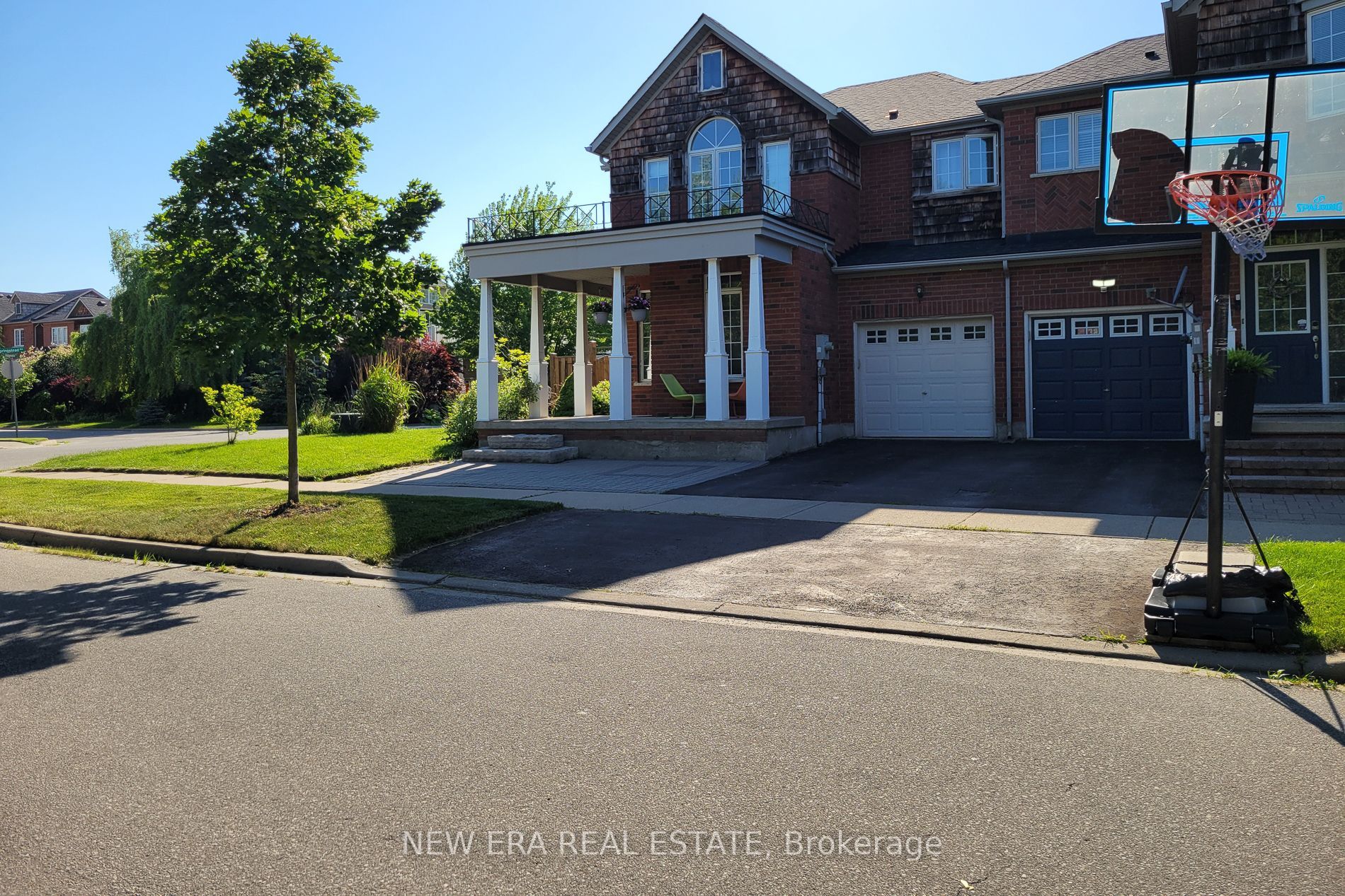 3 Hartland Rd Property Photo 12