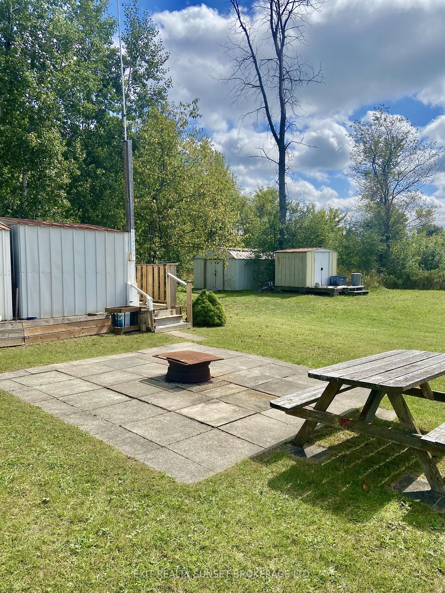 1802 County Road 121 Property Photo 2