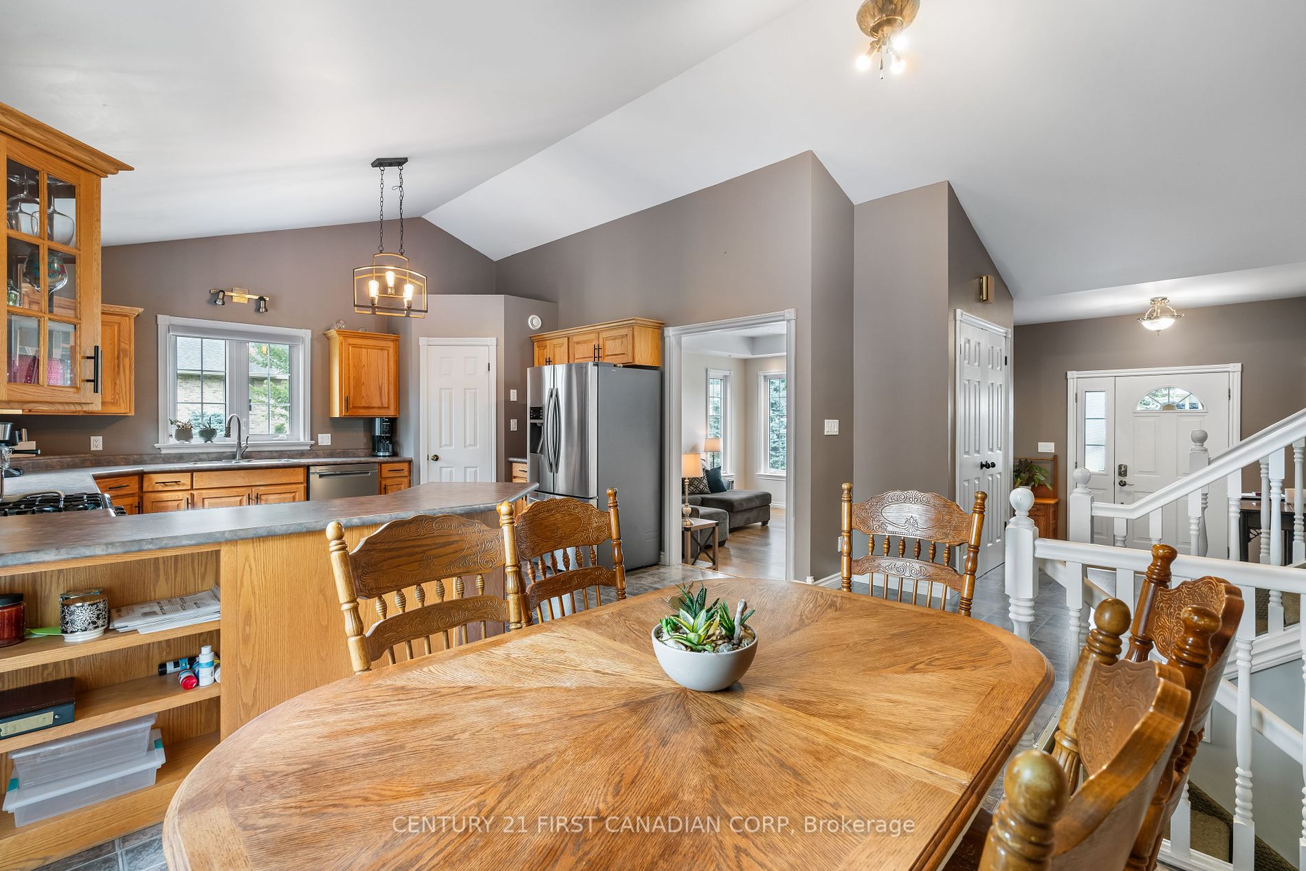 66 Lorne Ave Property Photo 6